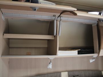 Bürstner BUT569 Nexxo T569 | Vast Bed | Kleine Camper| Elektrische Trap| Douche|